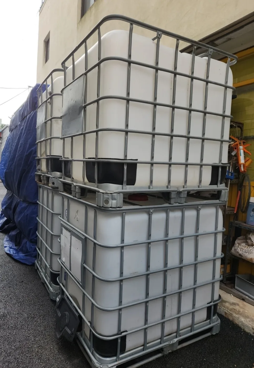 물탱크 중고 1000L  1개