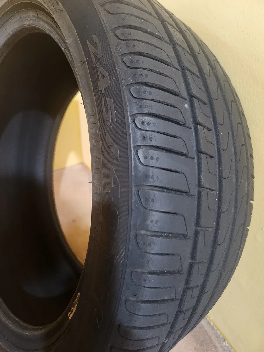 중고타이어 245/40/R18