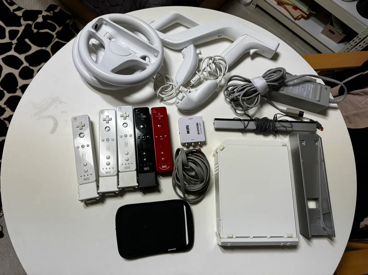 닌텐도 위 게임기 팝니다/각종게임 외장하드 포함