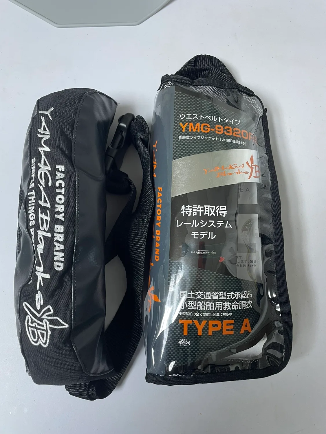 야마가블랭크 밸트형 자동팽창 구명복 판매합니다.