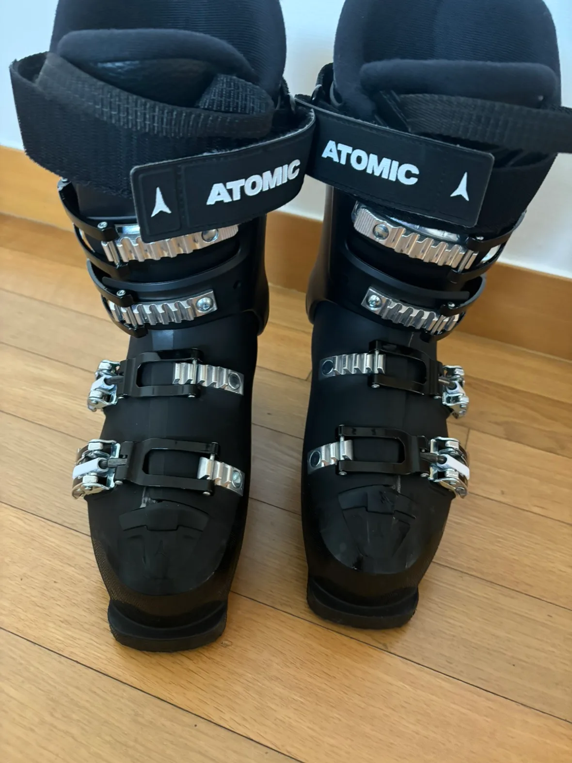 아토믹 스키부츠