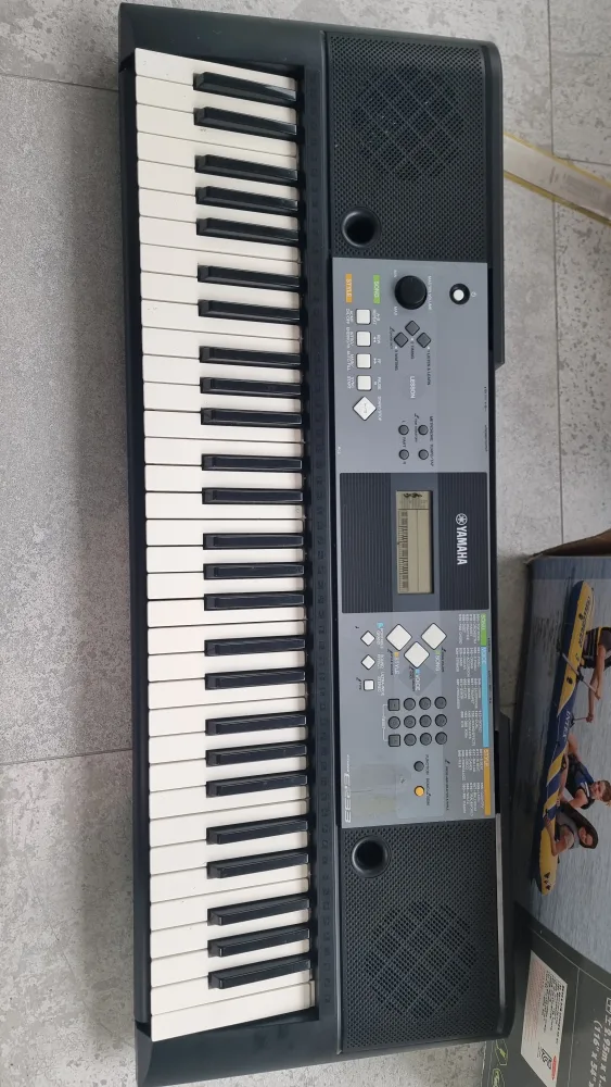 중고 전자 피아노 팝니다