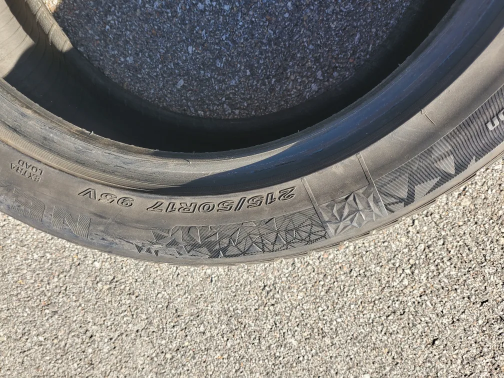 중고노우타이어 215/50R17 95V 4개60000원