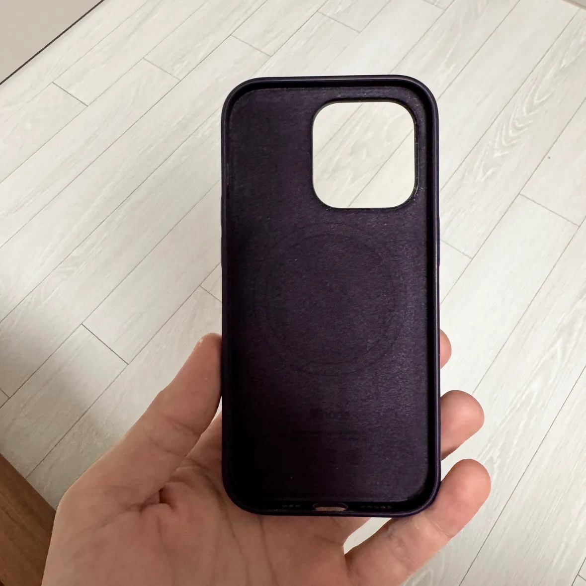 아이폰14pro 정품 실리콘 케이스(중고) 팝니다