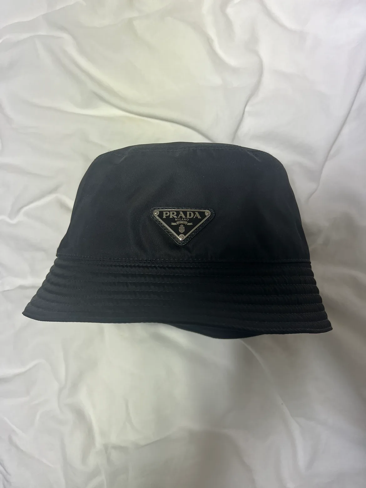 프라다 버킷햇 L