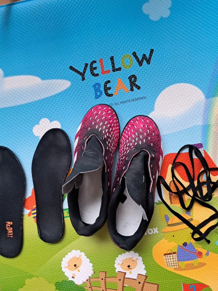 아디다스 풋살 축구화 팝니다.(중고)