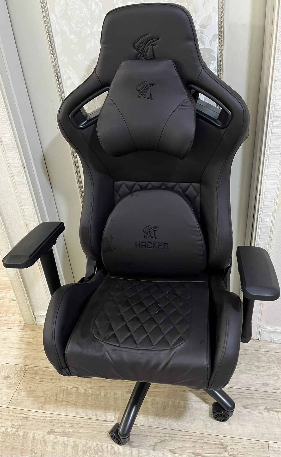 ?컴퓨터 게임의자 새거같은 중고 급처분?