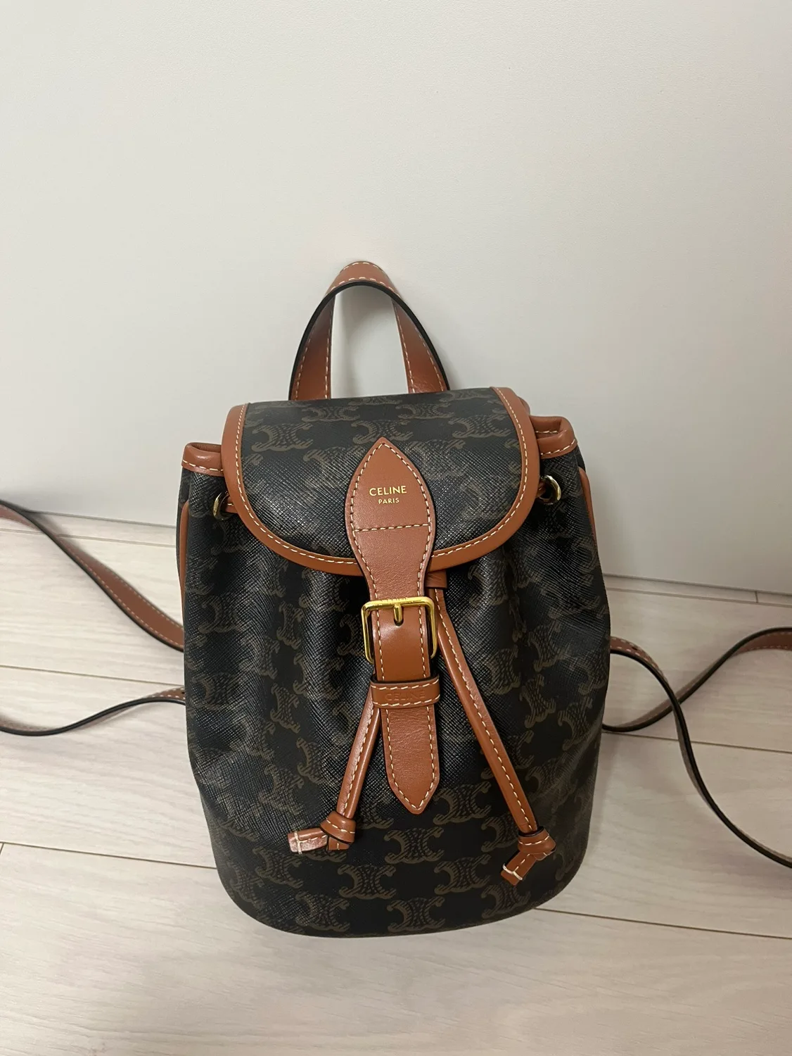 셀린느 풀코 미니 백팩 팝니다(이너백 포함)