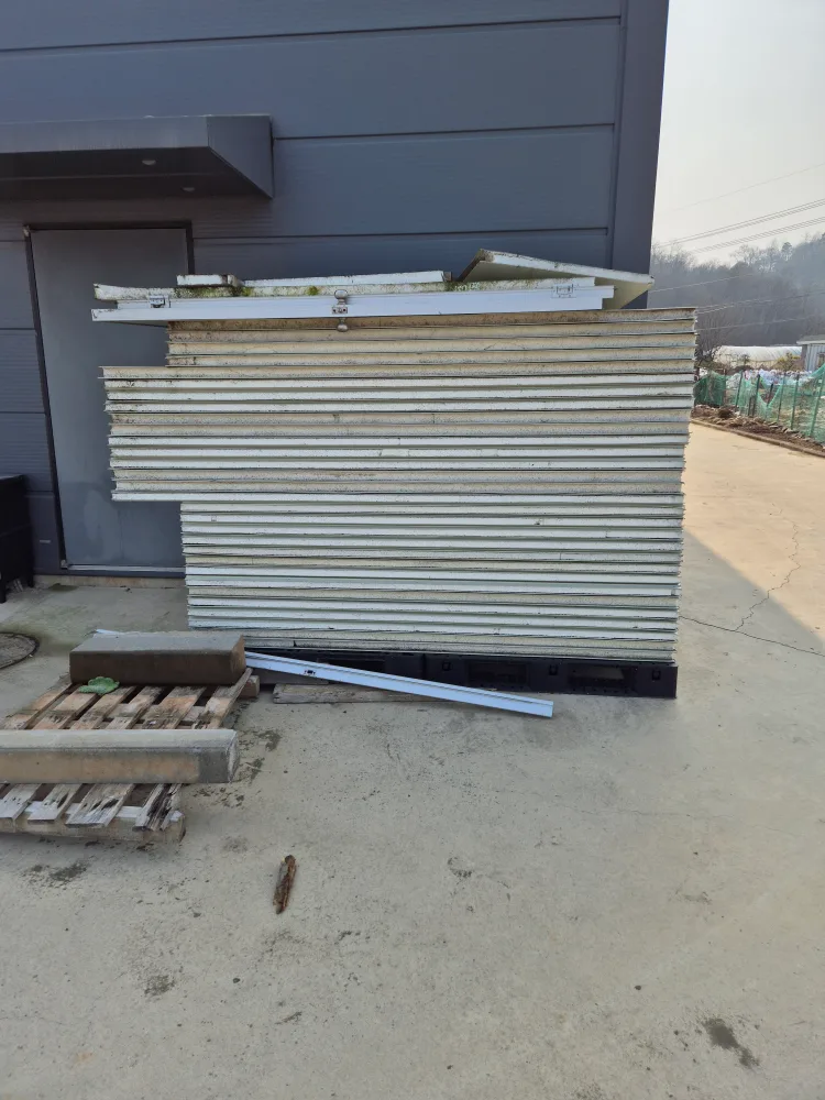 중고 샌드위치 판넬 나눔합니다.