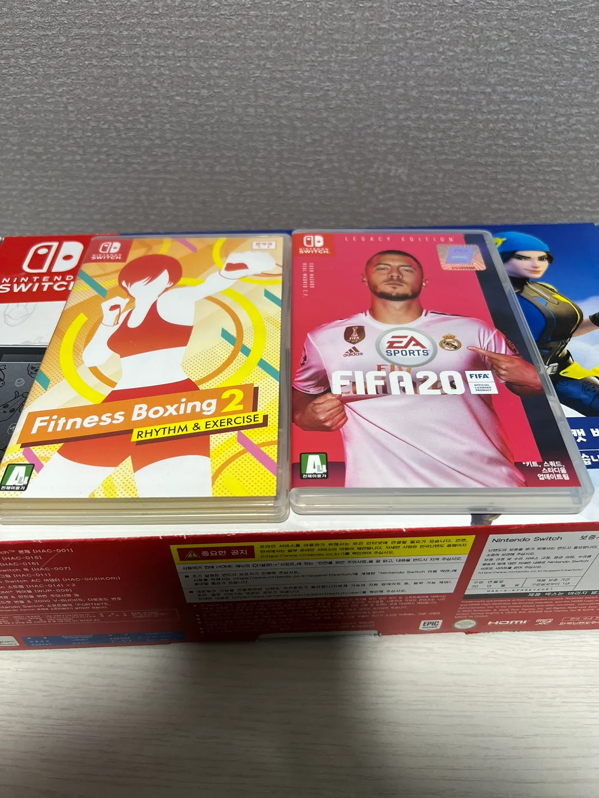 닌텐도 스위치 +게임칩2개 포트나이트 에디션 신품급 중고 팝니다