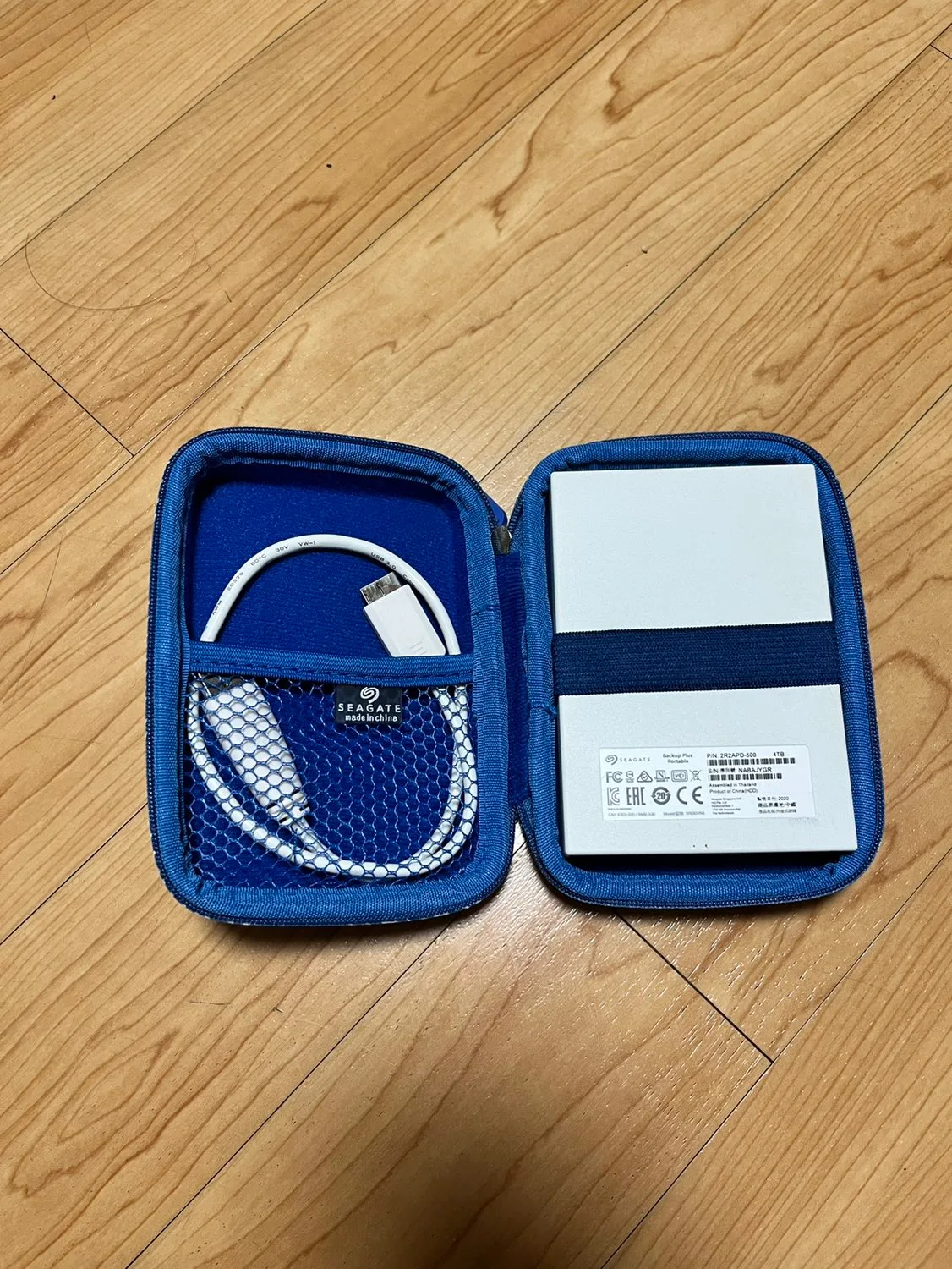 (새상품) 씨게이트 4tb 휴대용 외장하드 hdd