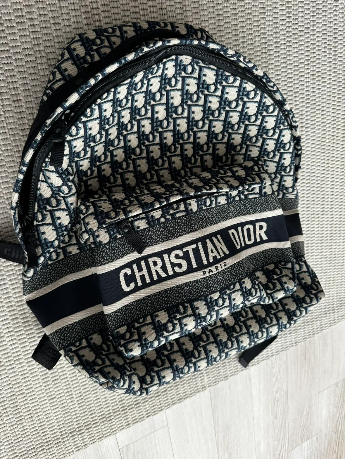 디올 오블리끄 트래블 백팩 네이비 남여공용