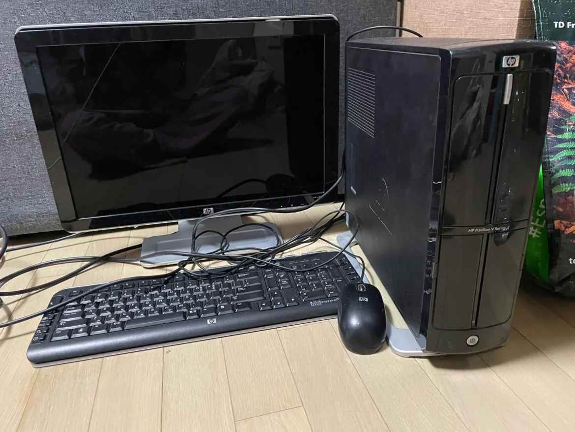 컴퓨터 본체, 모니터, 마우스