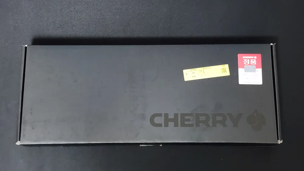 체리 MX BOARD 3.0S 저소음 리니어적축 화이트 유선 기계식 키보드(키스킨,받침고무포함) 중고 팝니다.