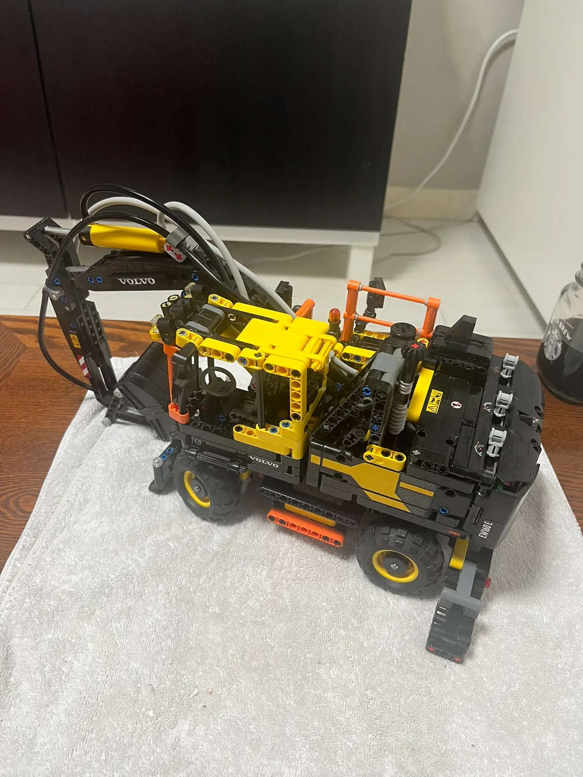 레고 테크닉 볼보 EW160E 분해중고판매