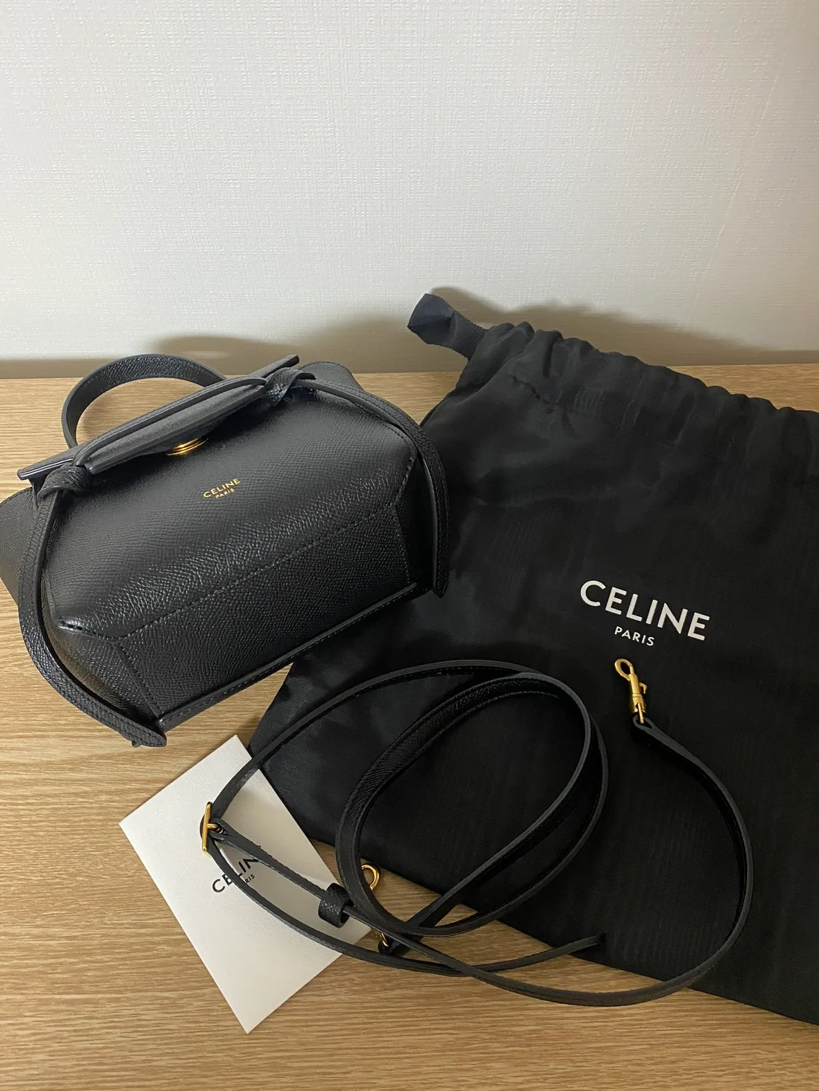 셀린느 벨트백 피코 사이즈 판매합니다(중고)