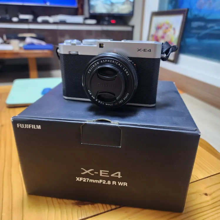 후지필름 X-E4 렌즈kit 팝니다(민트급, 6838컷)