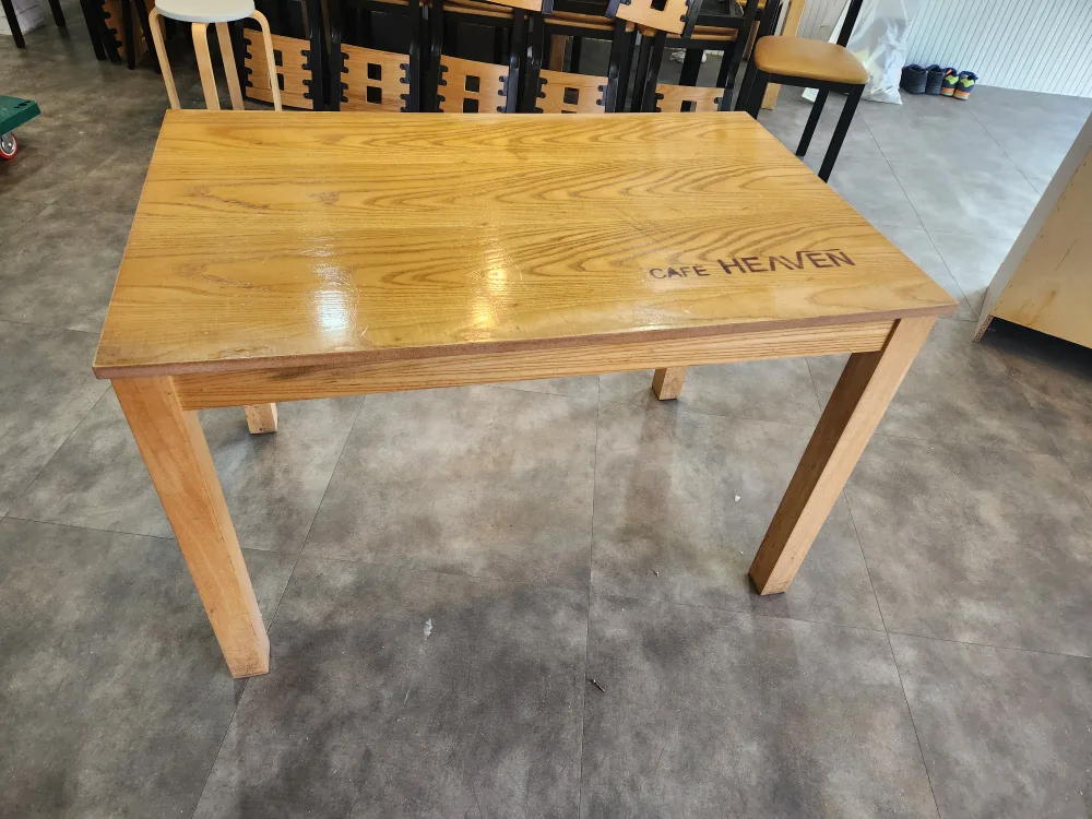 원목테이블 싸게 올립니다.