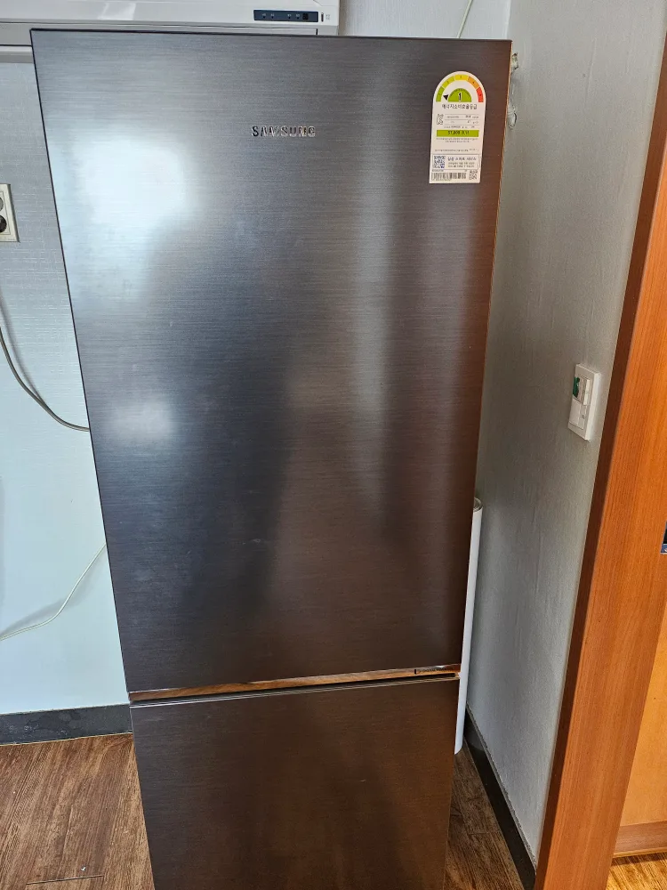 삼성 냉장고 300L 팝니다.