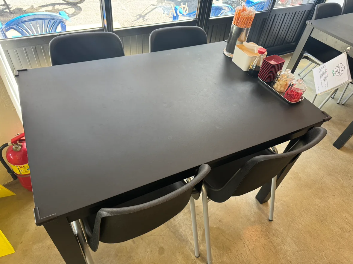 나눔) 4인테이블 2개 의자 8개 나눔합니다