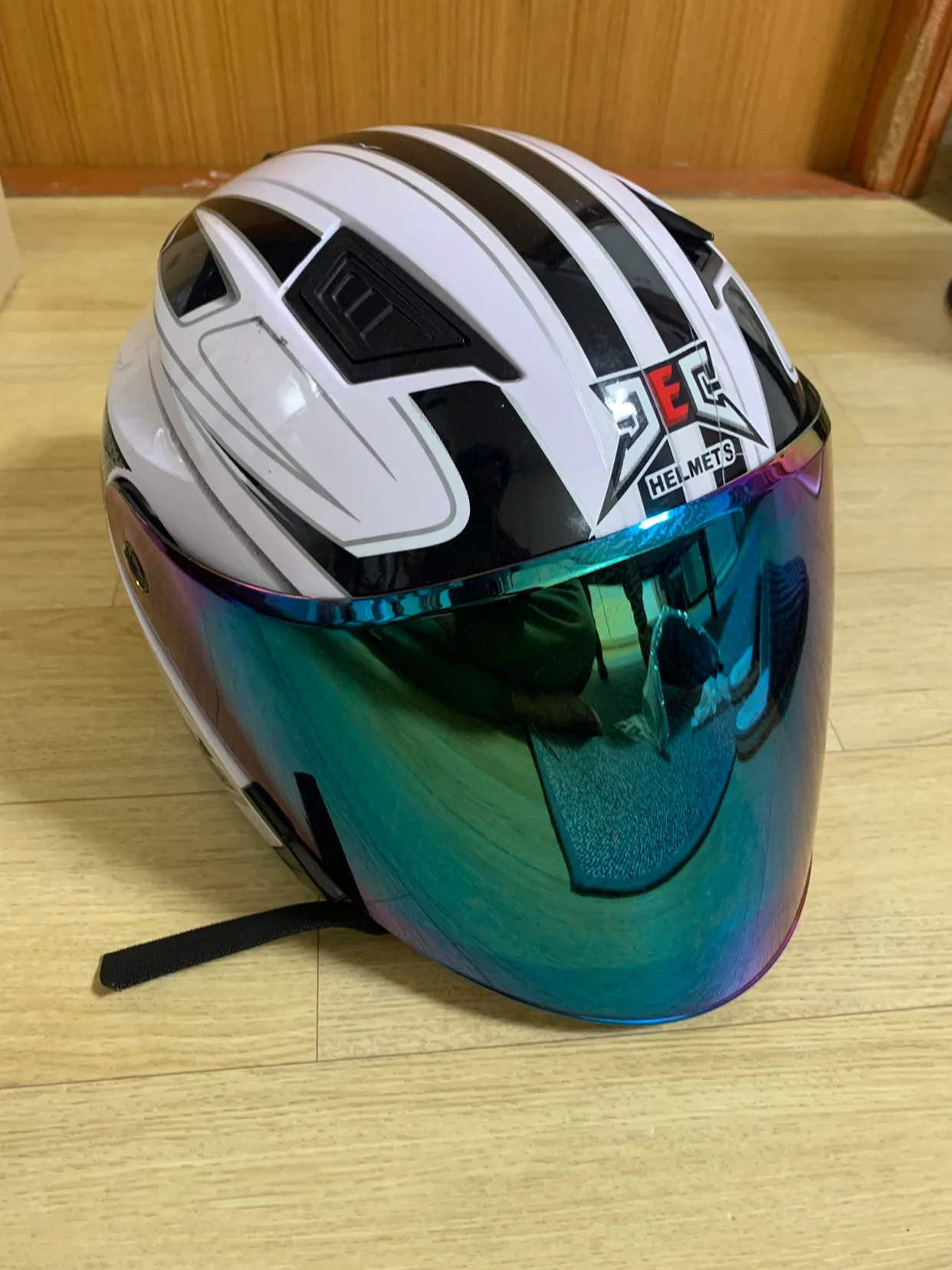 오토바이 헬멧 팝니다.