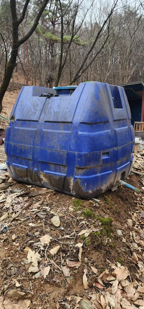 2톤 물통 2개 나눔 합니다.