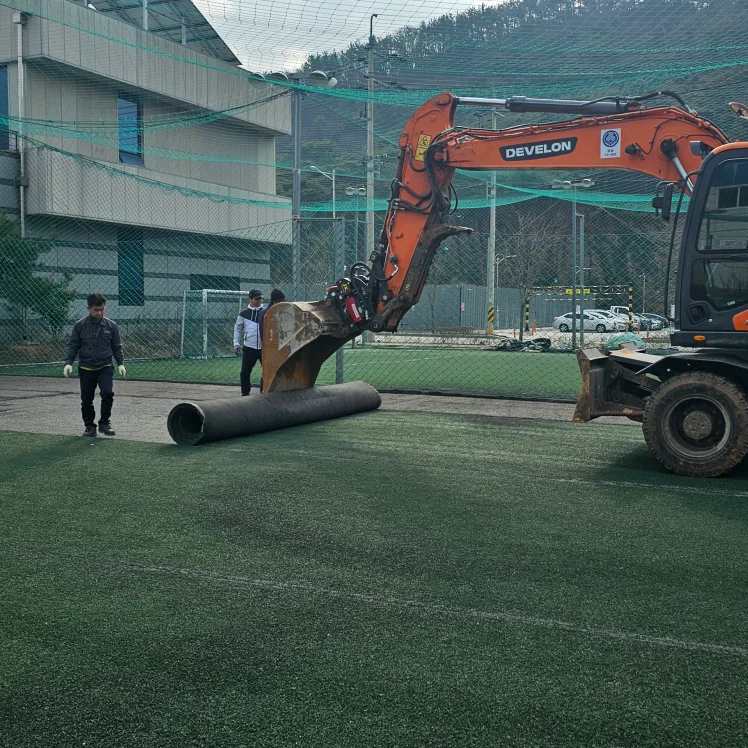 (5258상차완료)(초롱상차완료)(함안상차완료) 풋살장에서 사용한 중고인조잔디 무료 나눔합니다