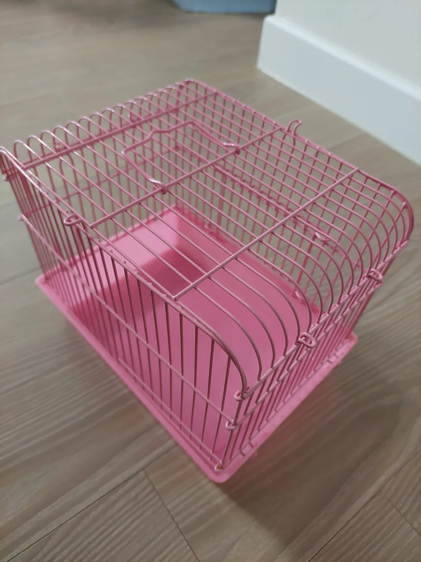 작은 이동식 새장 팝니다. 중고