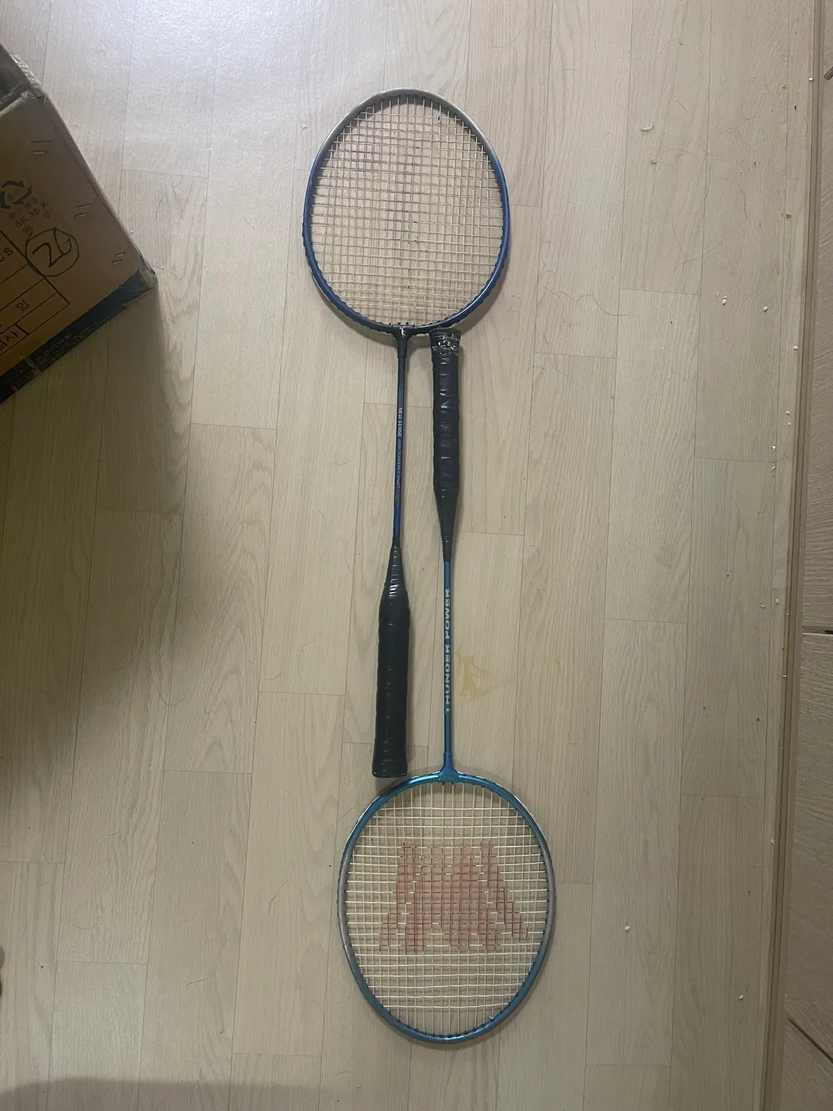 배드민턴채중고 2개일관판매합니다