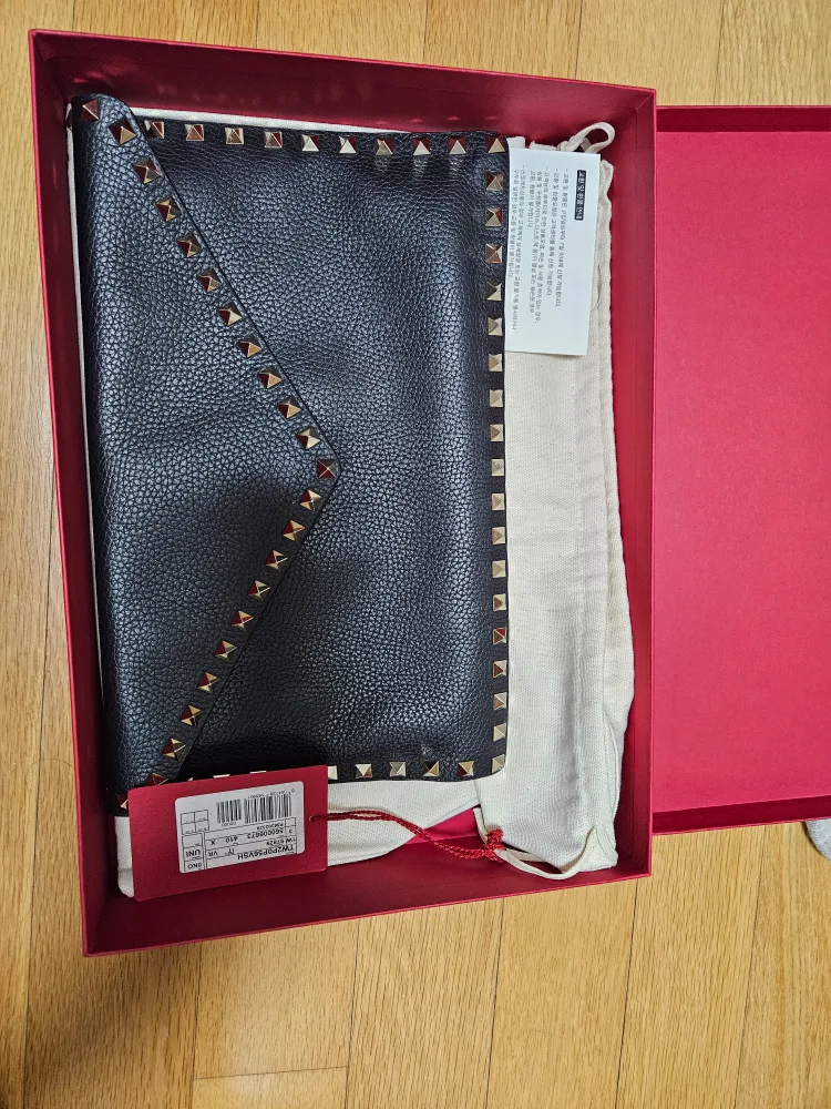 중고 발렌티노 클러치