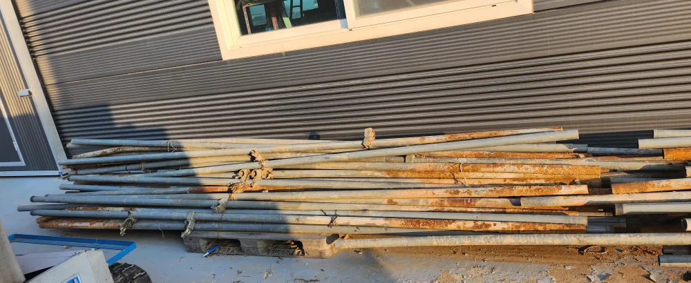 중고아시바파이프  팝니다 팔십개정도구요 약간구부러진것도  같이 있어요 도