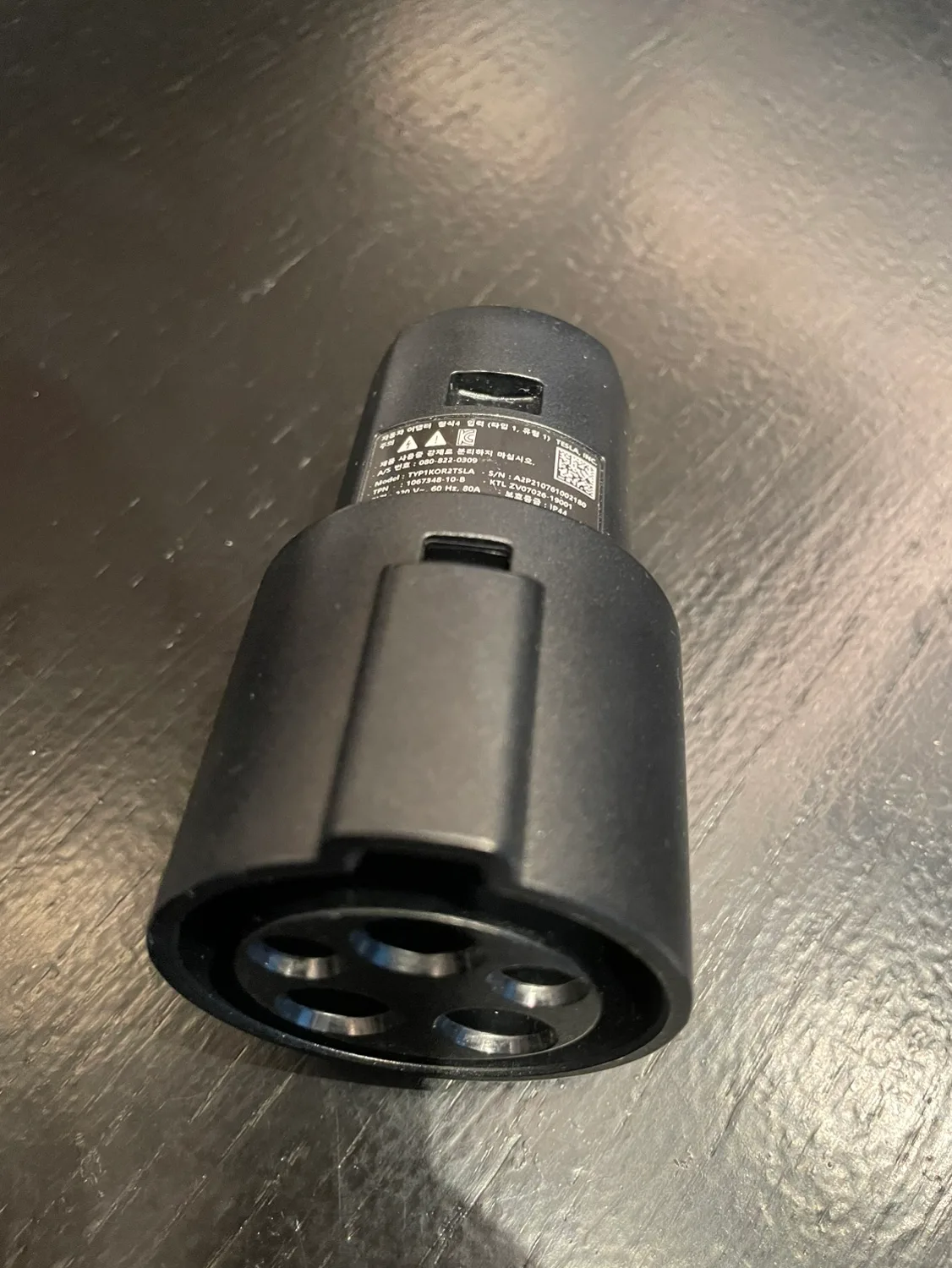 테슬라 충전 어댑터 중고 팝니다