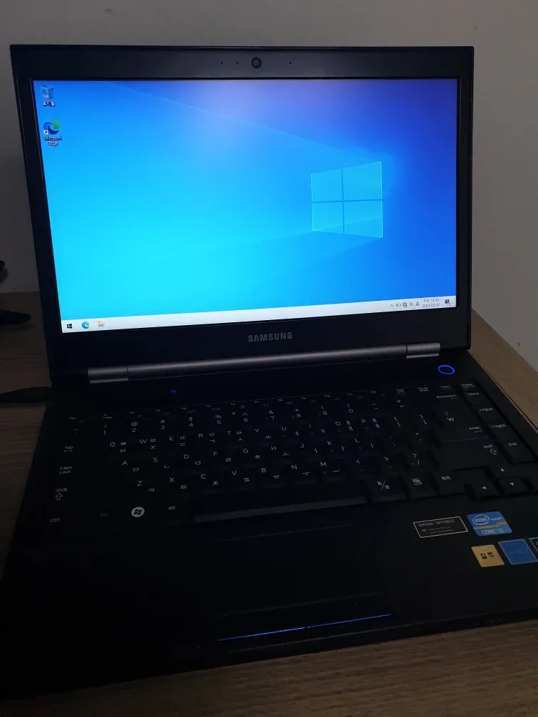 중고 삼성노트북 i5 8GB SSD128GB 가정용 방전