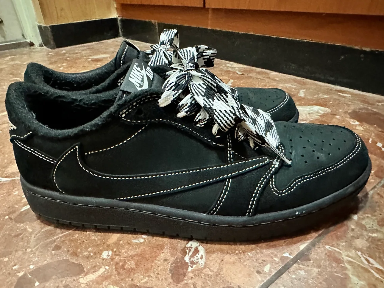 나이키 에어조던1 OG 트래비스 스캇 블랙팬텀 270사이즈 중고 팝니다