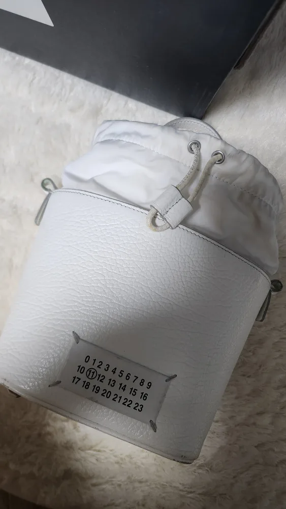 마르지엘라 버킷백