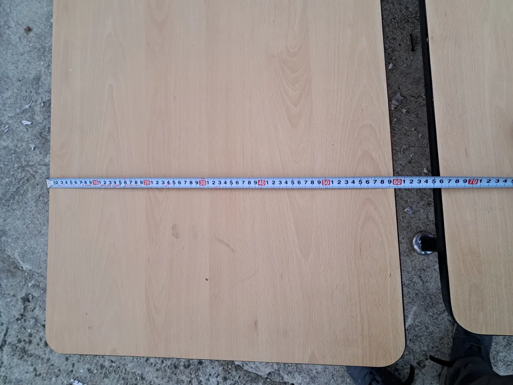 식탁 2개 의자 4개 중고 사용감 흠집 입지만 필요하시면 가져가세요