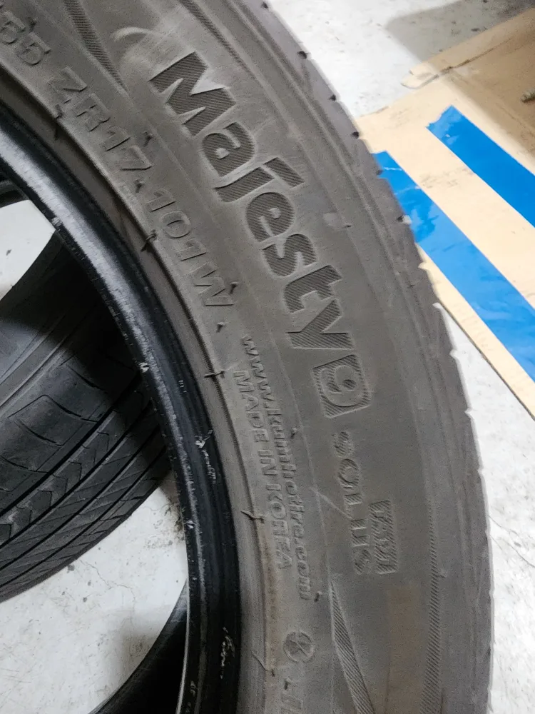 225 55 17 중고팝니다