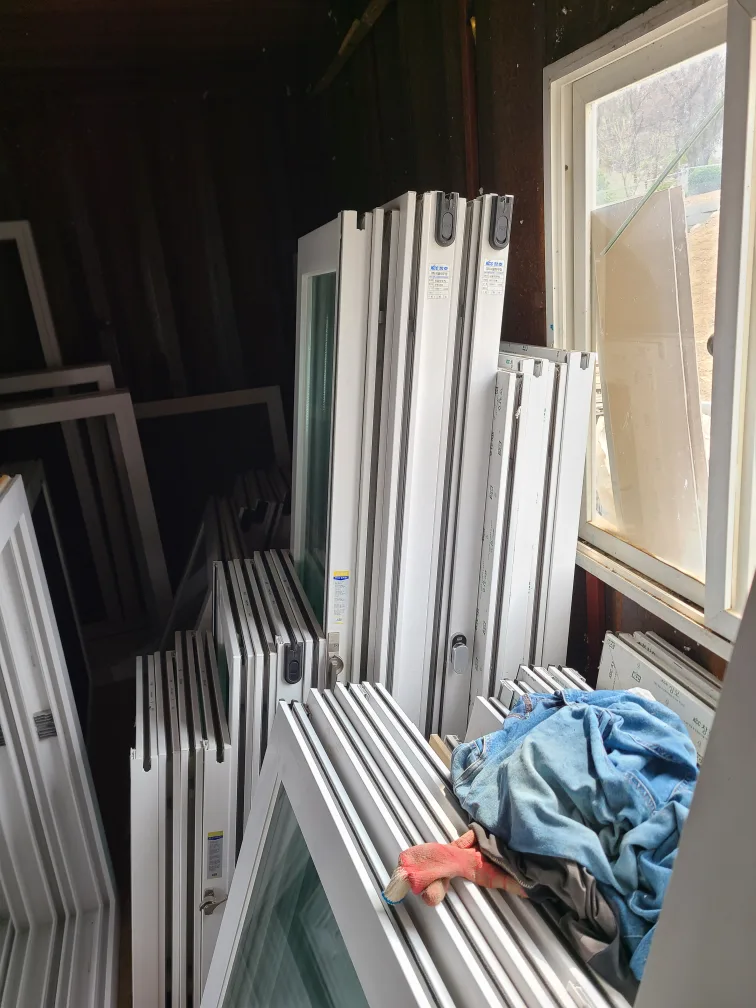 kcc  중고 창호 샤시  저렴헌 가격에 드립니다.