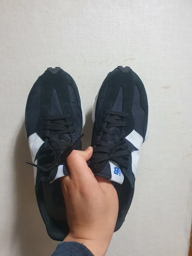 중고 10번미만착용 뉴발란스 327  블랙 275