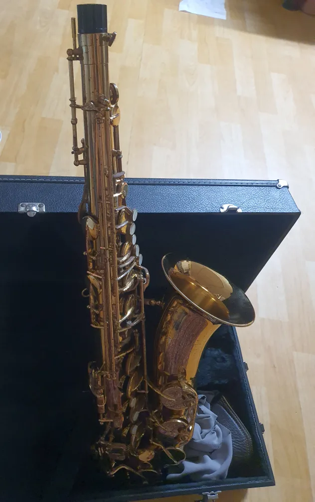 색소폰  테너  입니다(중국산)