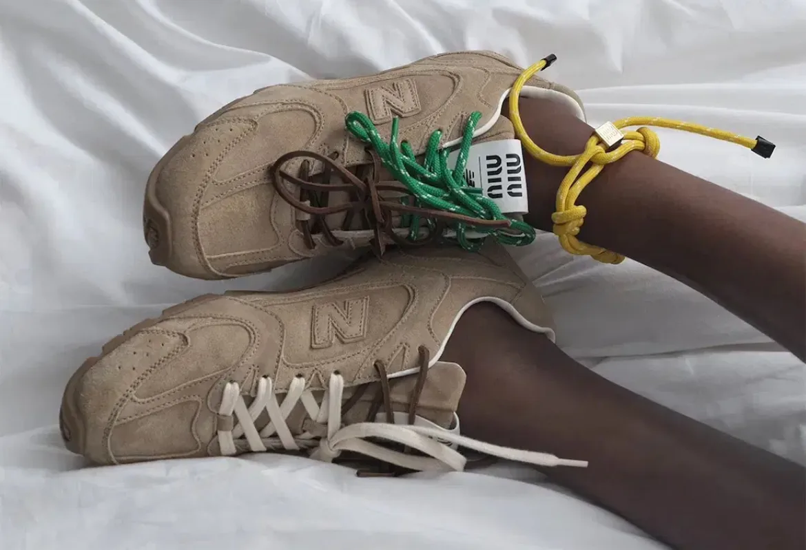 [36]미우미우 뉴발란스 에크루 극미 중고