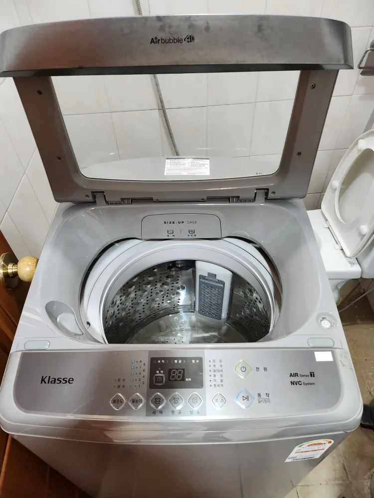 중고 세탁기 필요하신 분 연락 주세요.