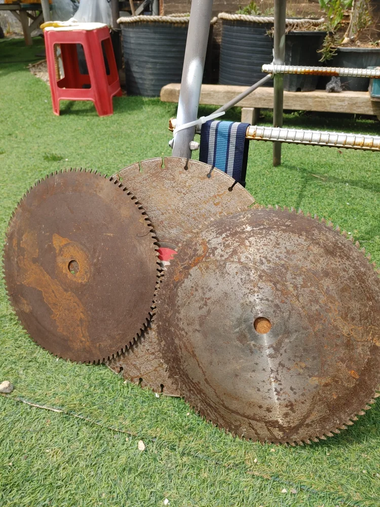 목공톱 2개 벽채절단용1개