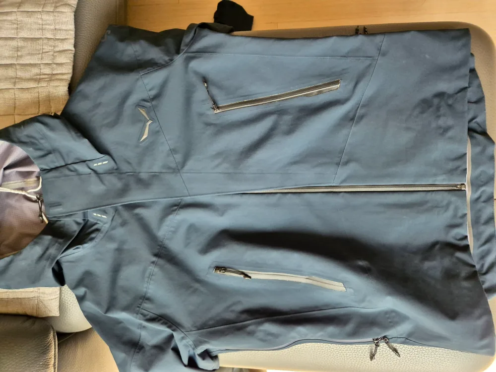 살레와 방수 바람막이 100