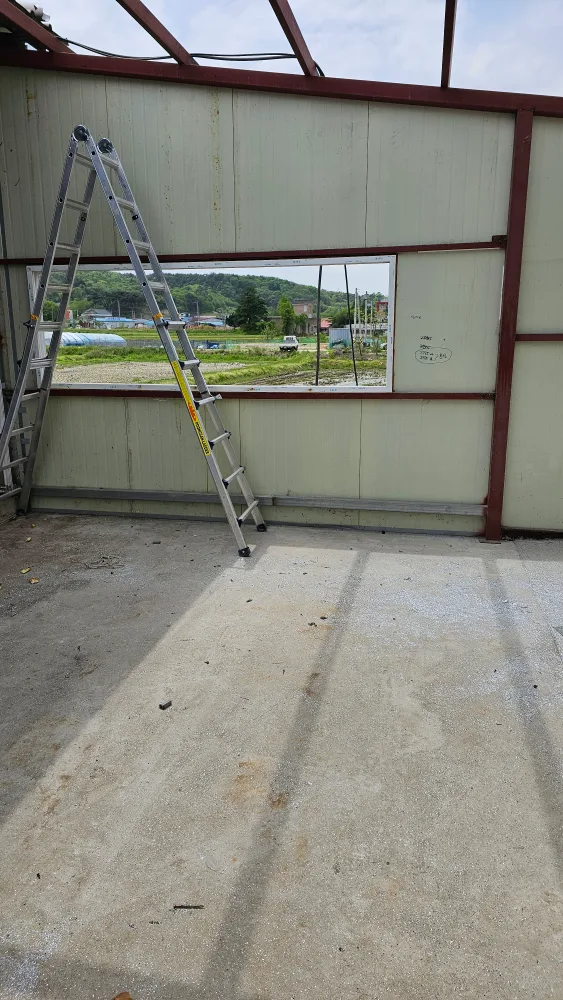 중고50미리 판넬및 창틀과 창문