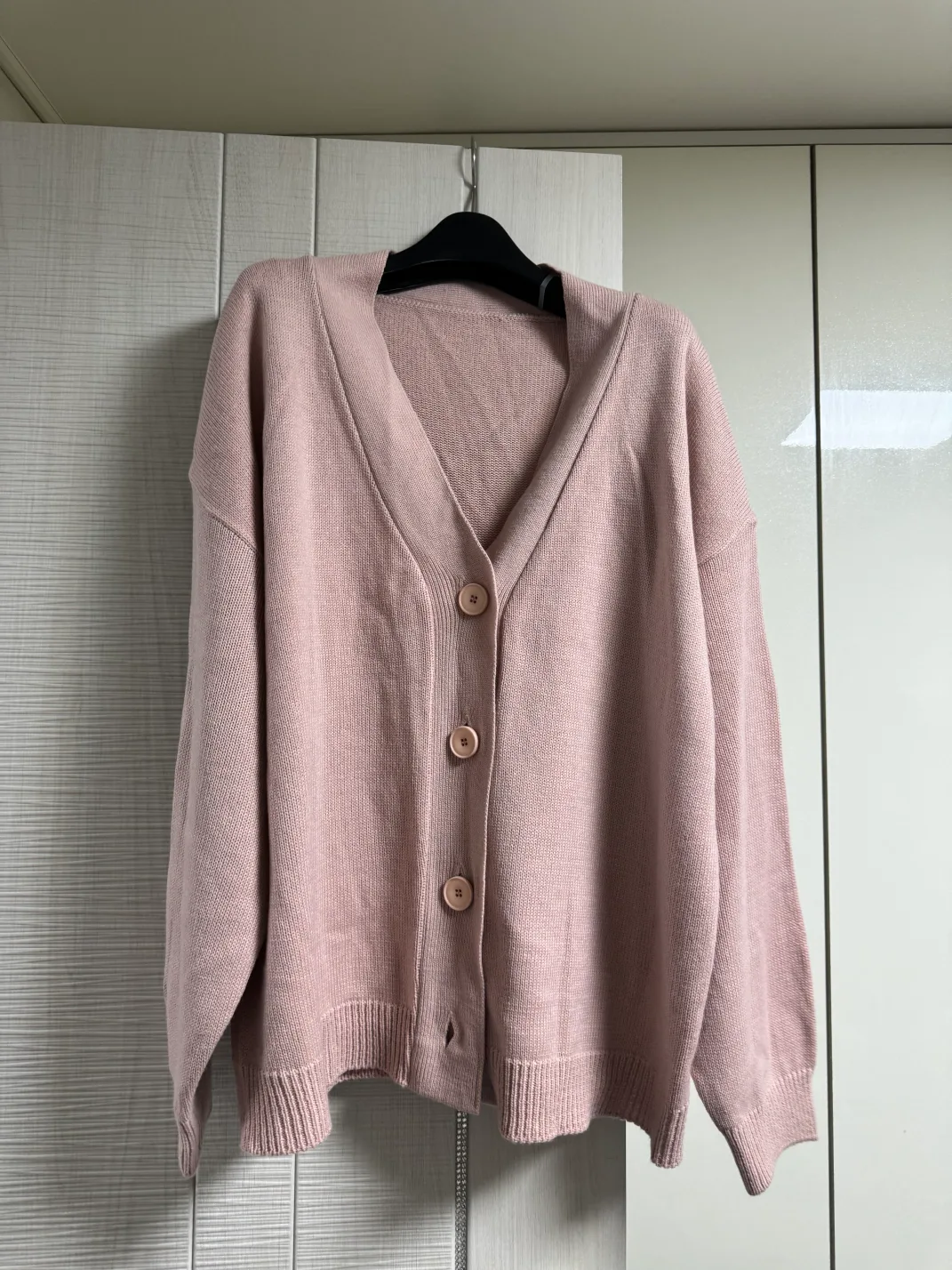 핑그색 가디건