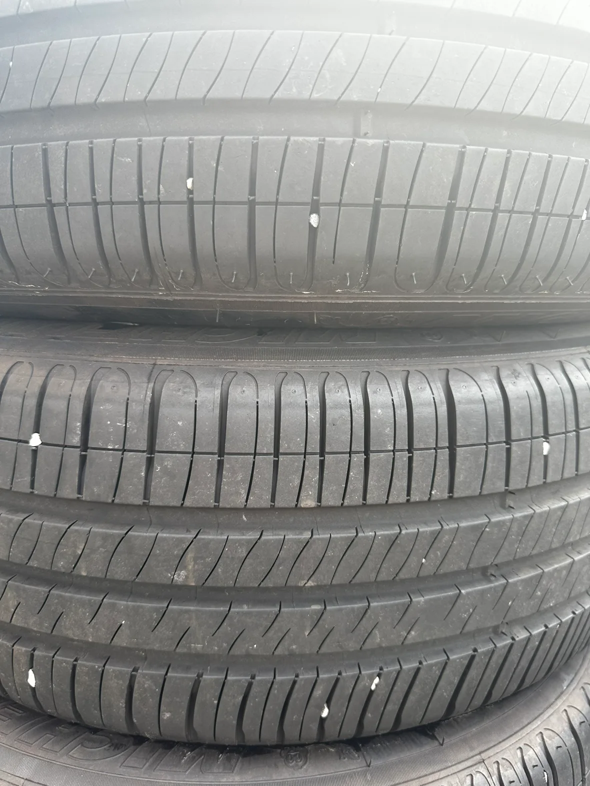 중고타이어 판매합니다.