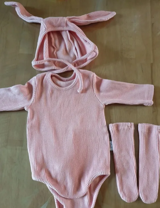 ‼️아기용품많아요 ‼️ 아기 토끼옷 6개월 전후