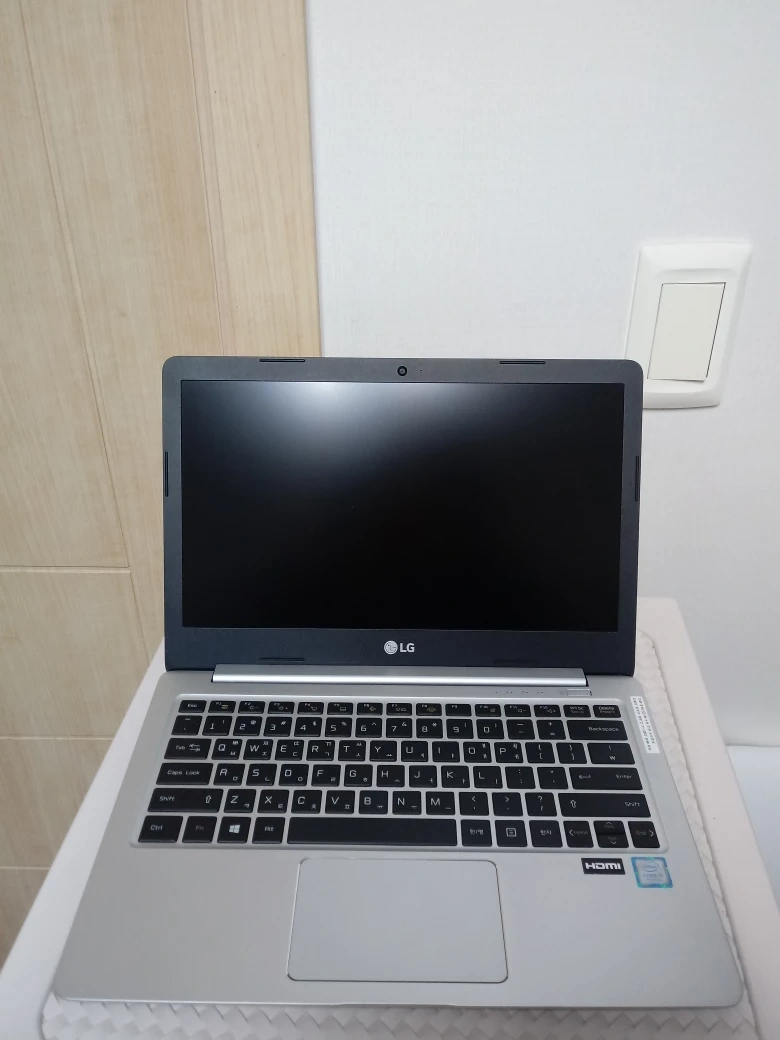 Lg Ultra PC i5 슬림형 깨끗함 고성능 업무용 최고 노트북 판매합니다. ms오피스 한글가능