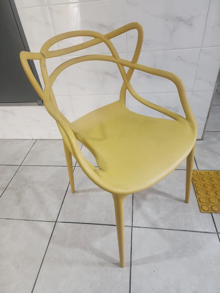 의자중고팝니다.